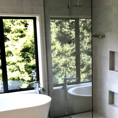 product-frameless-glass-shower-panel